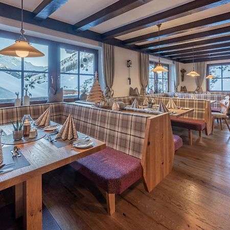 Burghotel Alpengluehn 오베르구르글 외부 사진