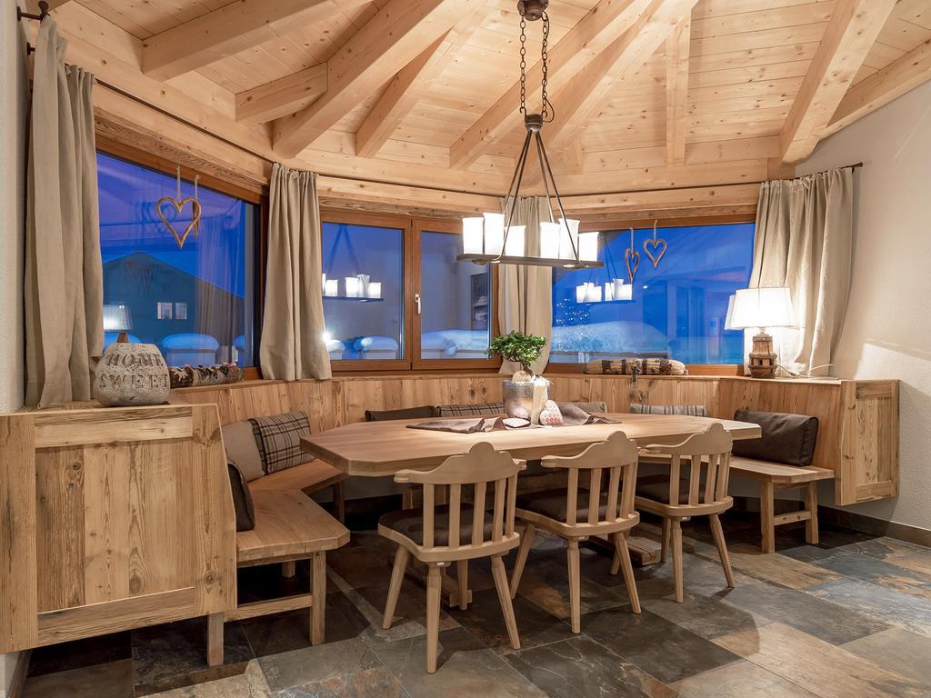 Burghotel Alpengluehn 오베르구르글 외부 사진
