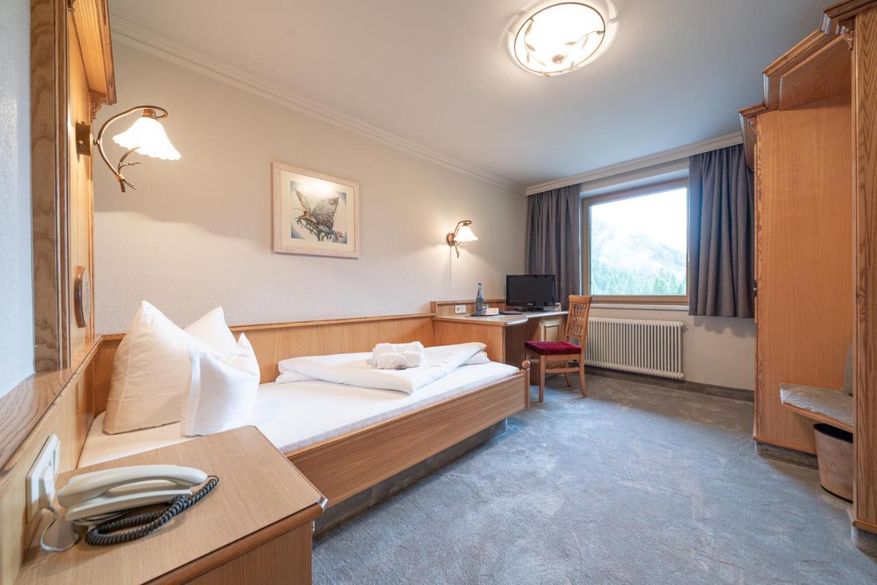 Burghotel Alpengluehn 오베르구르글 외부 사진