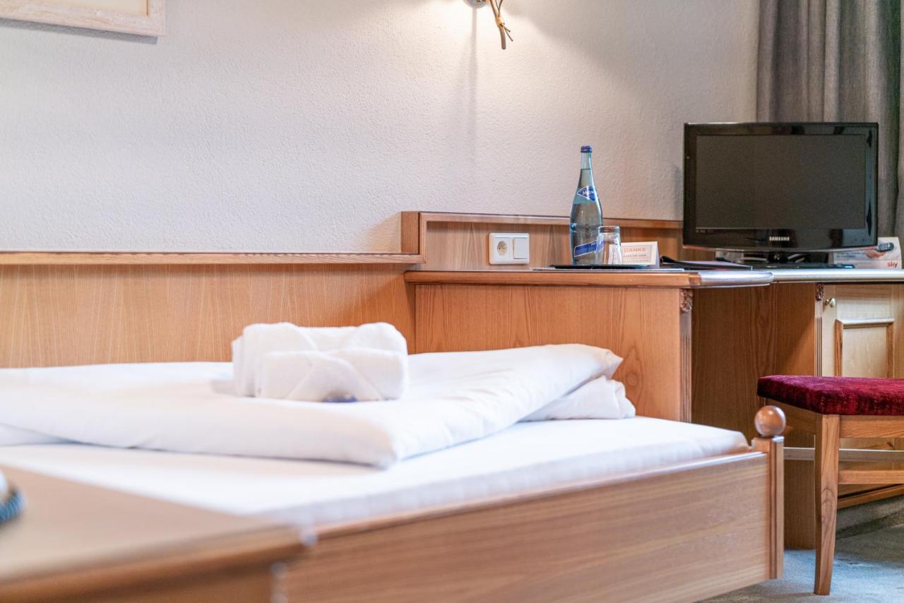 Burghotel Alpengluehn 오베르구르글 외부 사진