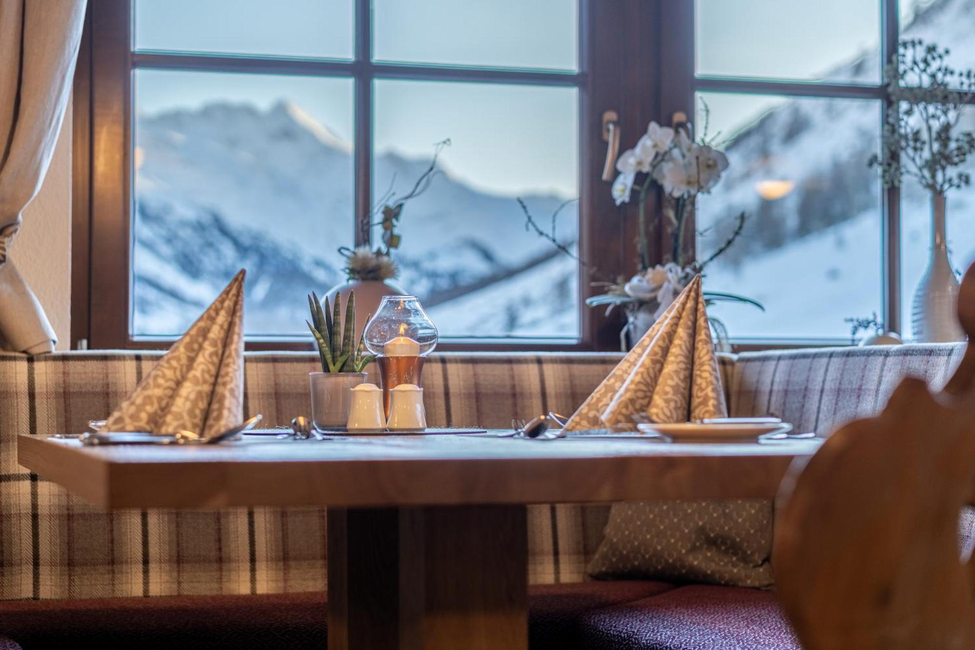 Burghotel Alpengluehn 오베르구르글 외부 사진