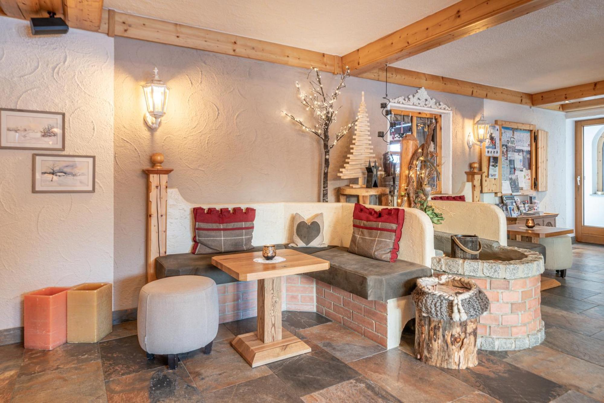 Burghotel Alpengluehn 오베르구르글 외부 사진