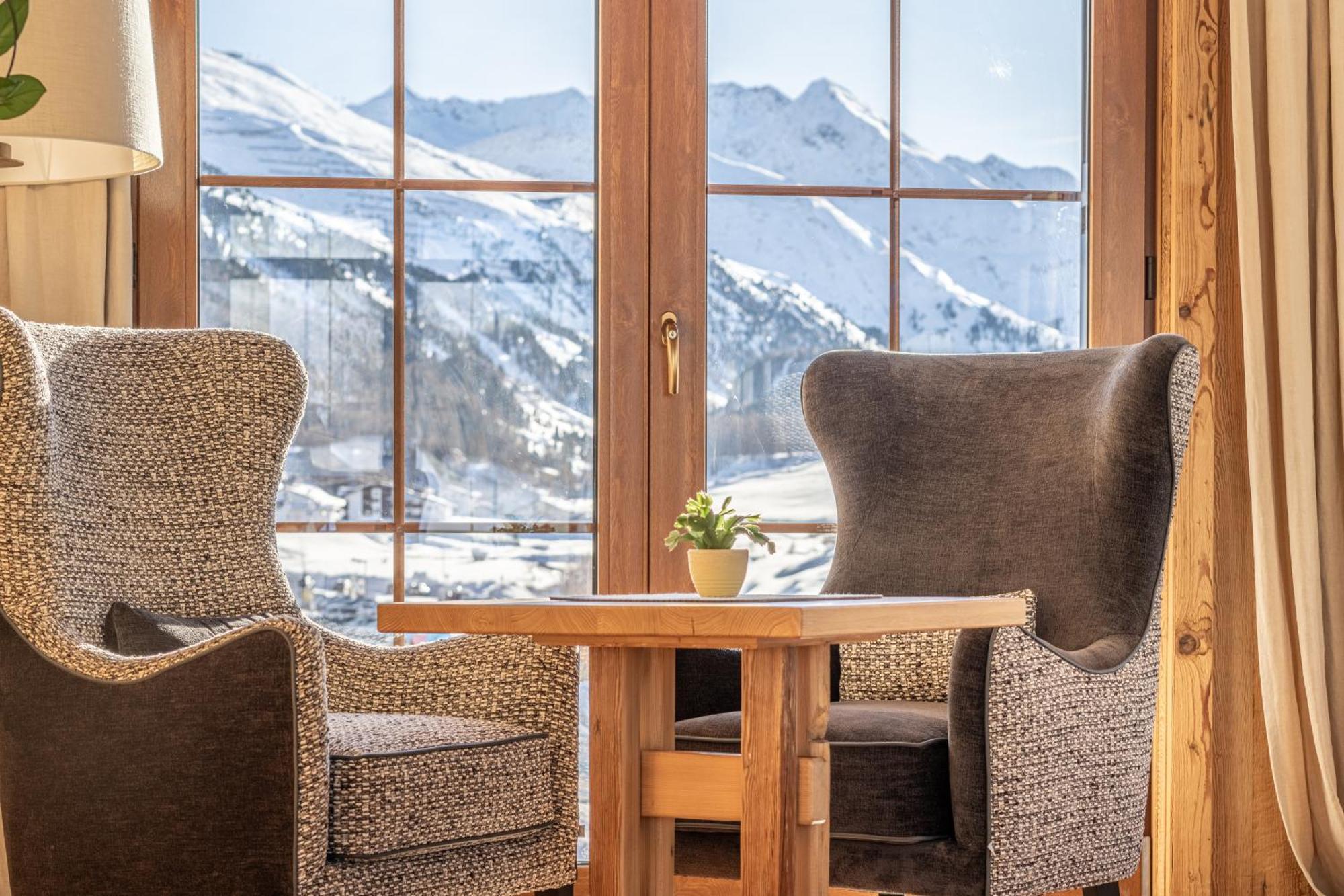 Burghotel Alpengluehn 오베르구르글 외부 사진