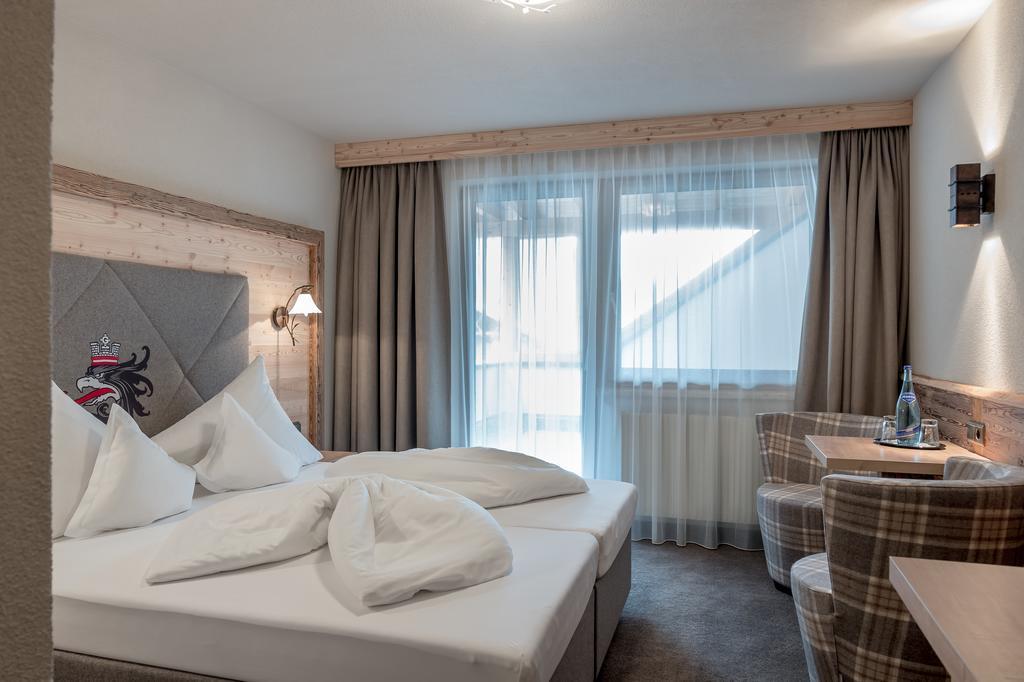 Burghotel Alpengluehn 오베르구르글 외부 사진