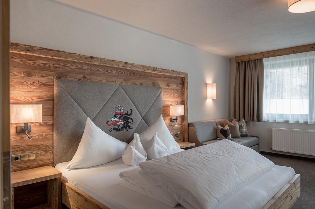 Burghotel Alpengluehn 오베르구르글 외부 사진